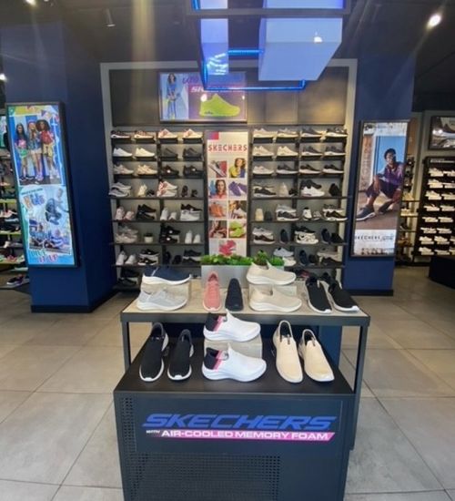 SKECHERS Roma Tuscolana